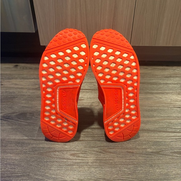 [ADIDAS] NMD R1 TRIPLE - Picture 4 of 4